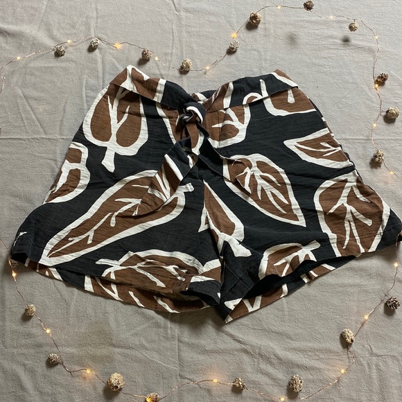 Retro Tie Shorts - Picture 1 of 4